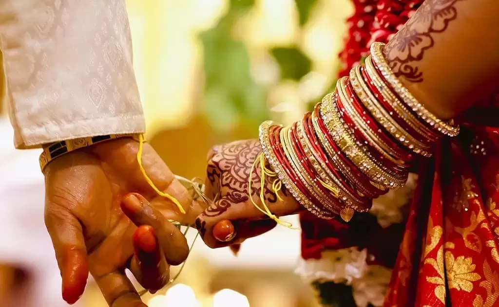 భర్త, భార్య మధ్య బలమైన సంబంధం కోసం శక్తివంతమైన మంత్రాలు