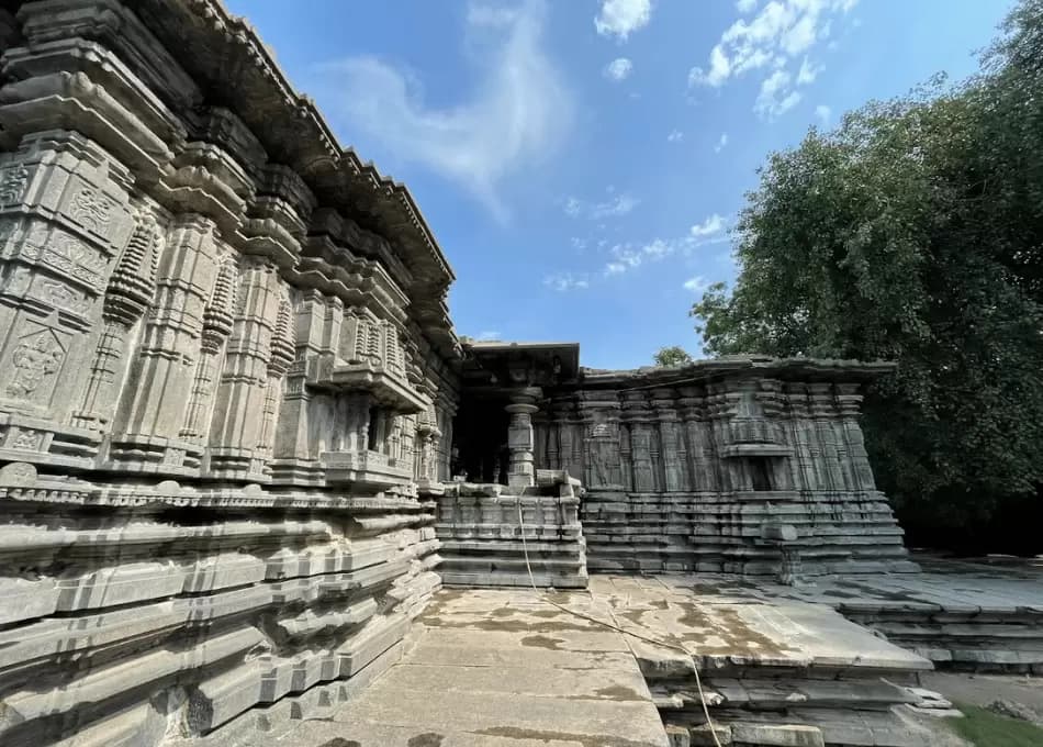 వేయి స్తంభాల గుడి