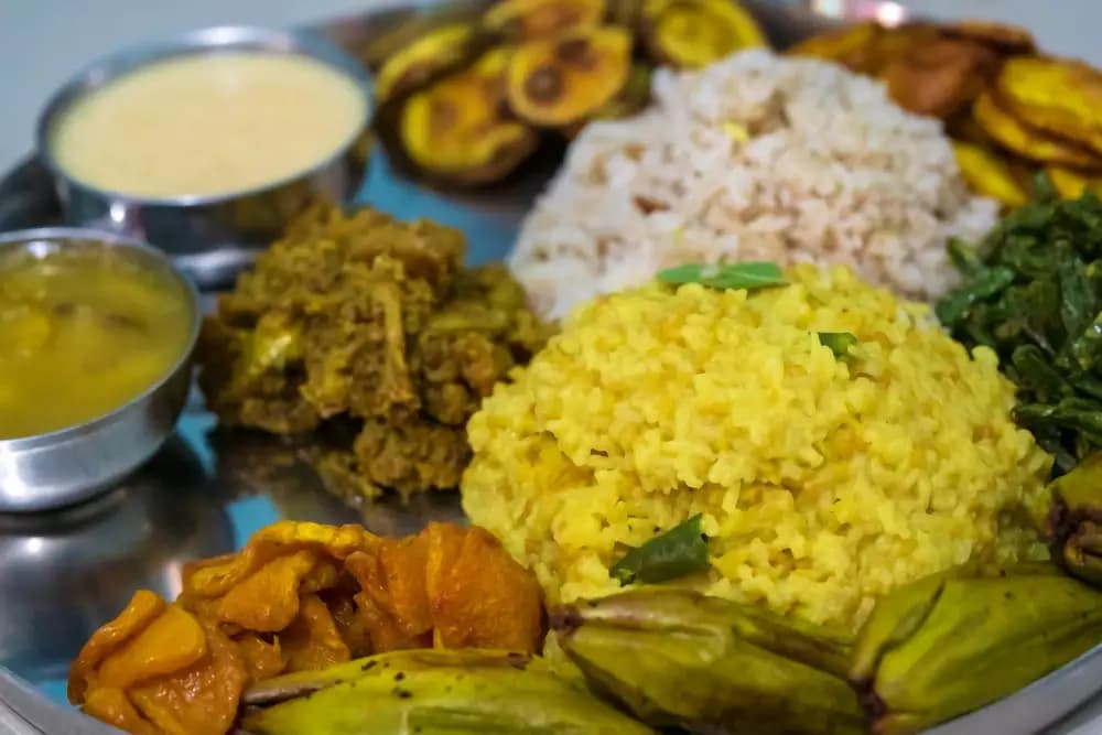 దక్షిణ భారత దేవాలయాలలో ప్రసాదం అందిస్తారు