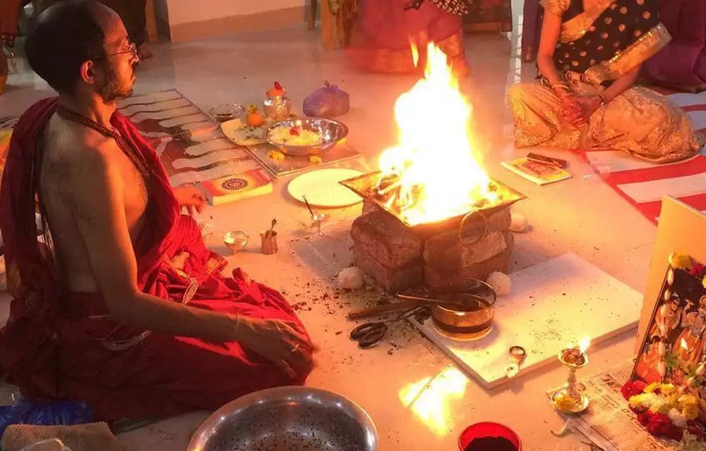 హిందూ గురువులు సూపర్స్టిషన్ను ఎలా ఎదుర్కొంటారు