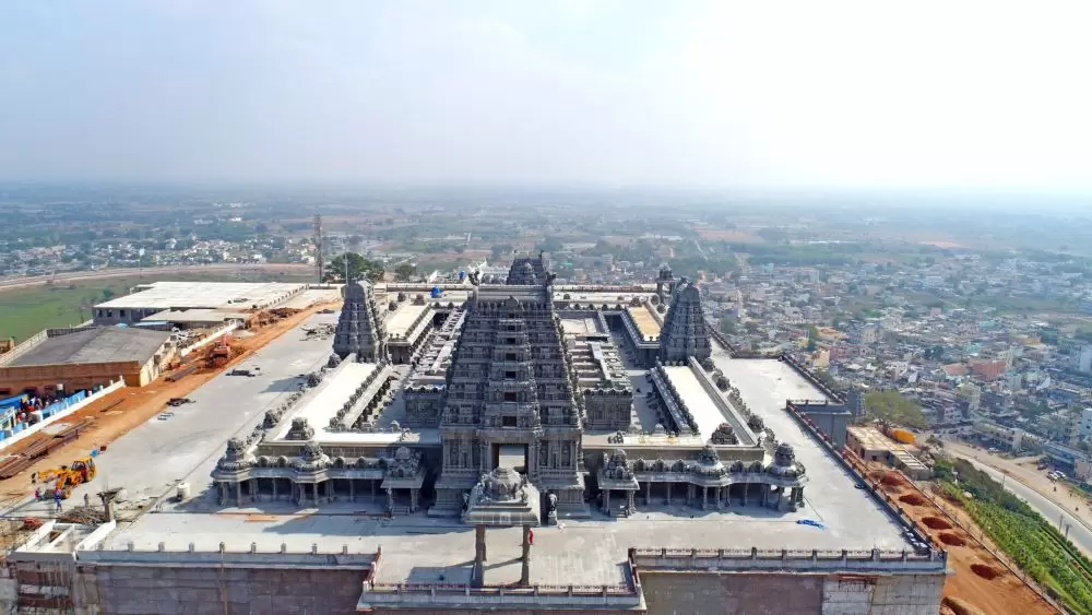 శ్రీ లక్ష్మీనరసింహ స్వామి దేవాలయం — ఆలయాలు