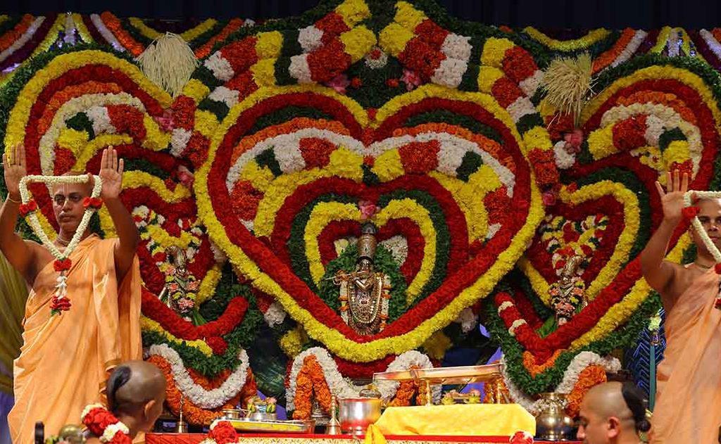 వైకుంఠ ఏకాదశి ఏర్పాట్లపై టీటీడీ ఈఓ సమీక్ష — వార్తలు