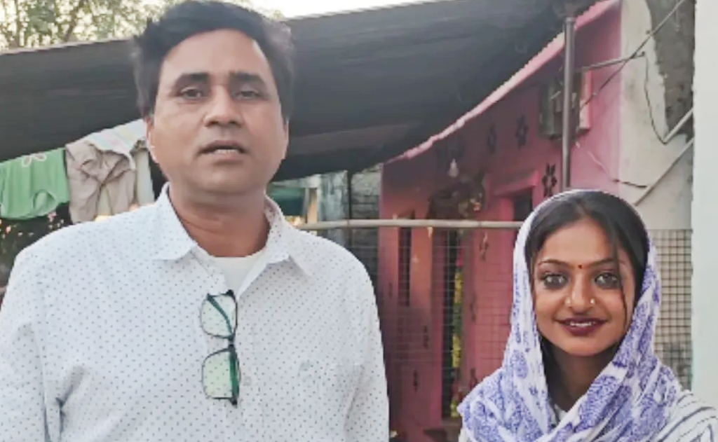 మహా కుంభ్ 2025లో వైరల్ అయిన అమ్మాయి మోనాలిసా, హిందీ చిత్రం 'ది డైరీ ఆఫ్ మణిపూర్'లో నటిస్తోంది — వార్తలు