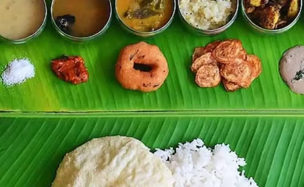 అరటి ఆకులోనే ఎందుకు భోజనం చేయాలి?