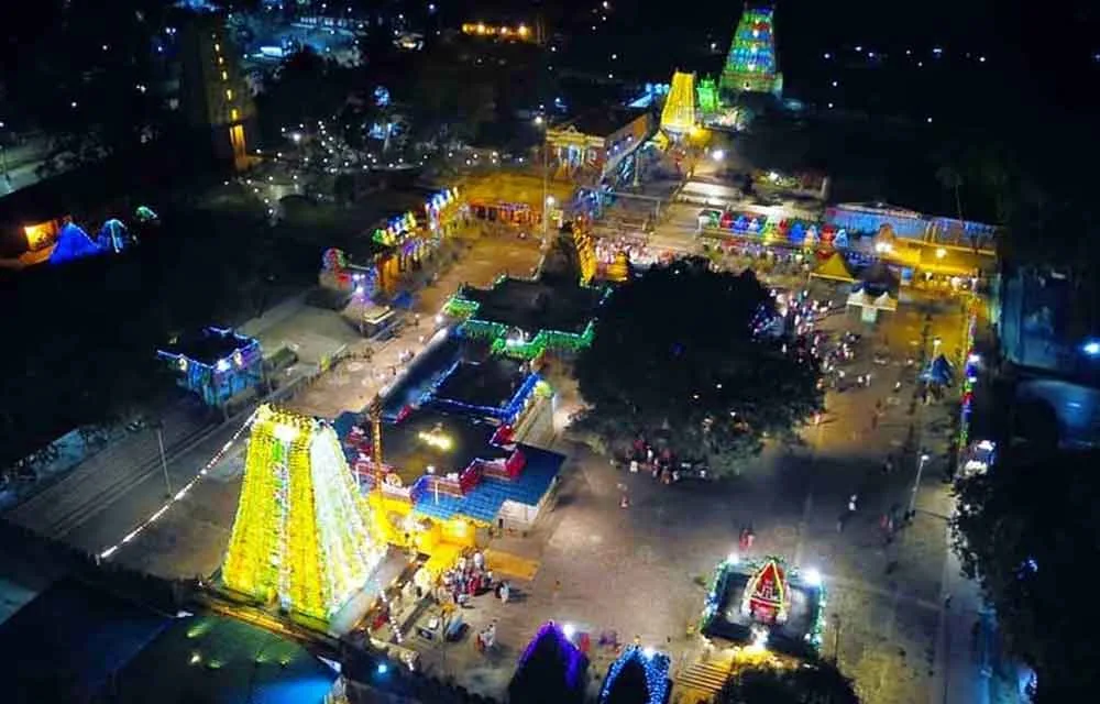 శ్రీశైలం: కార్తీక మాసం 2026లో తప్పక దర్శించాల్సిన శివాలయం — పండుగలు