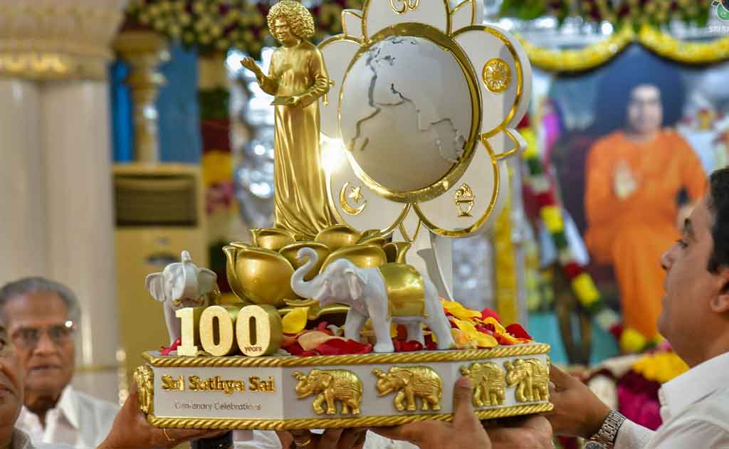 Sathya Sai Baba 100th Birthday Celebrations 2025 — Famous Hindus