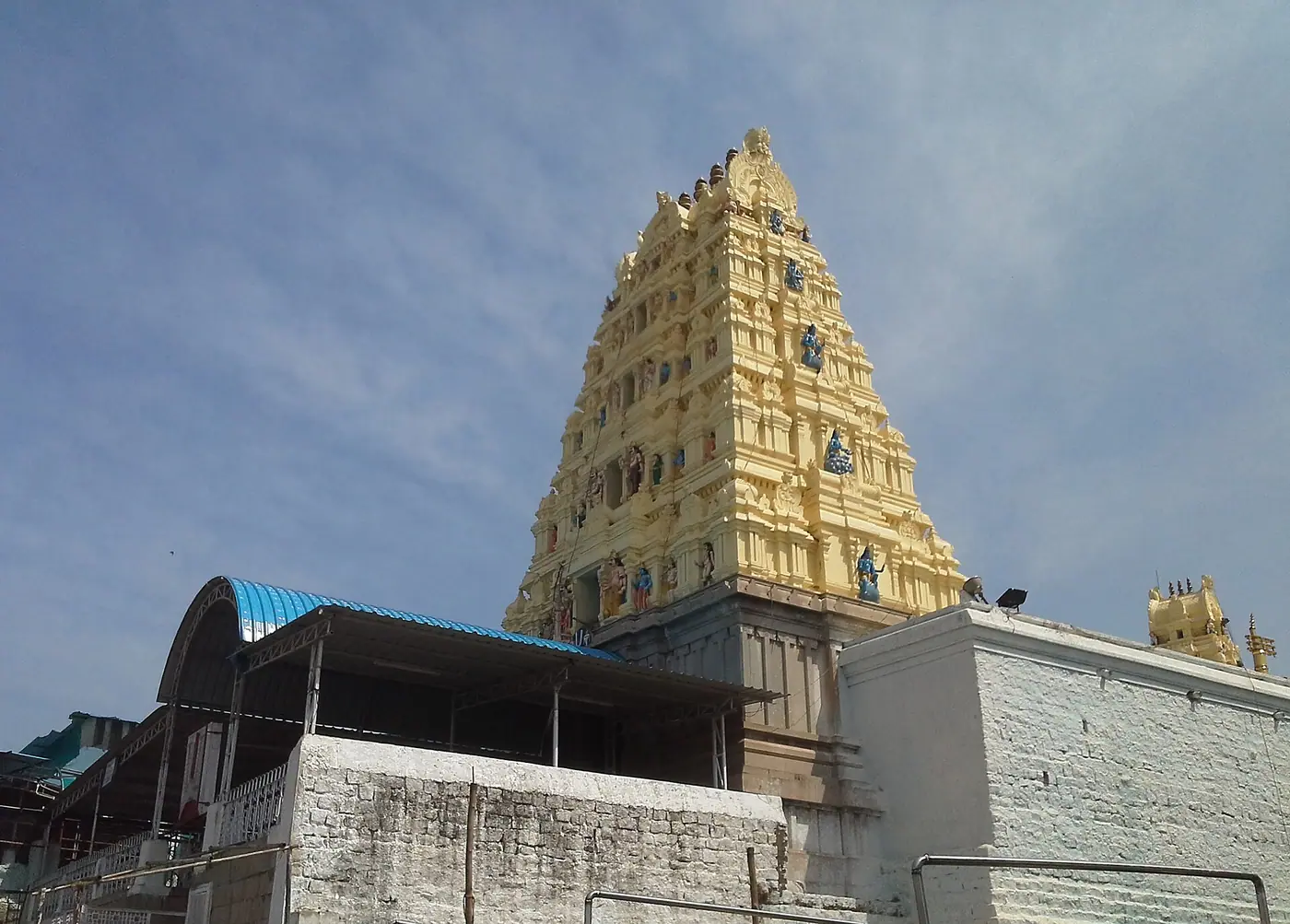 తెలంగాణలోని ఆలయాలు: యాదగిరిగుట్ట, వేములవాడ, చిలుకూరు, భద్రకాళి మరియు మరిన్నింటిపై ఆధారాలతో సరిచూసిన గైడ్ — ఆలయాలు